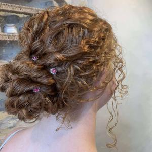 Chignon cheveux bouclées